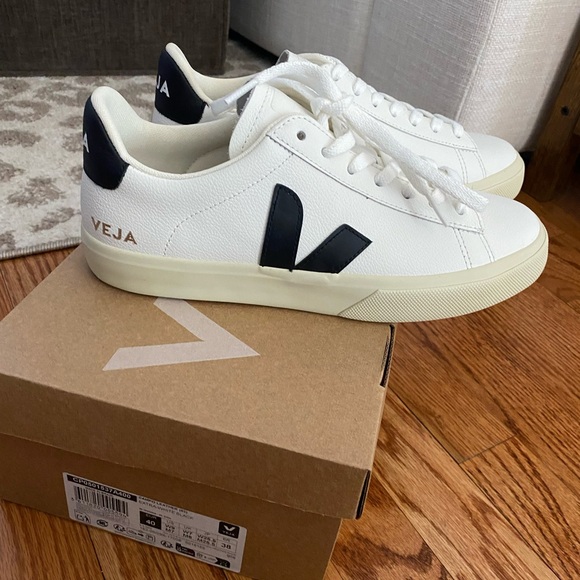 Veja Shoes - NIB VEJA CAMPO SZ 9